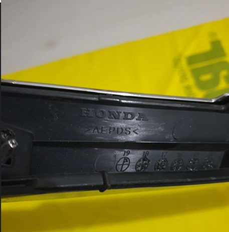 resimler/genel/71123TBAA01 honda civic sag far üst citasi krom sifir orjinal